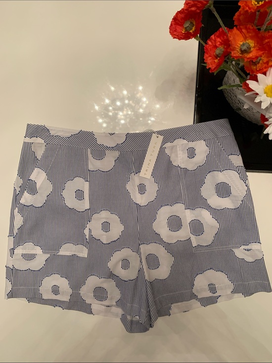 Trina Turk Pants - NWT Trina Turk Blue & White Floral Stripe Bermudas Cotton/Viscose Shorts Size XL
